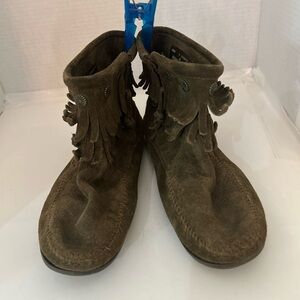 Minnetonka Green/Brown Leather Fringe Zip Ankle Boots Moccasins Women’s Size 9